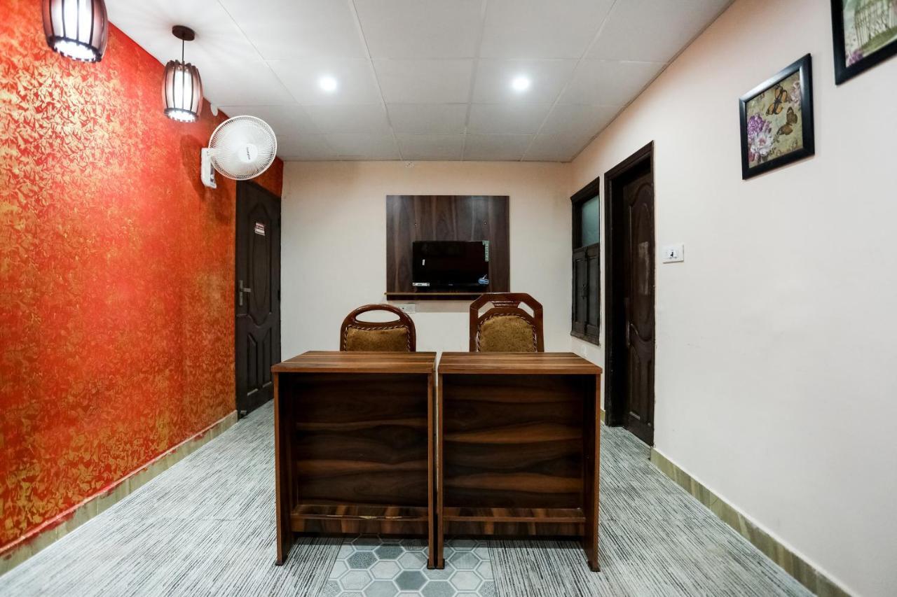 Oyo 72993 Hotel The Gold Faridabad Exterior foto